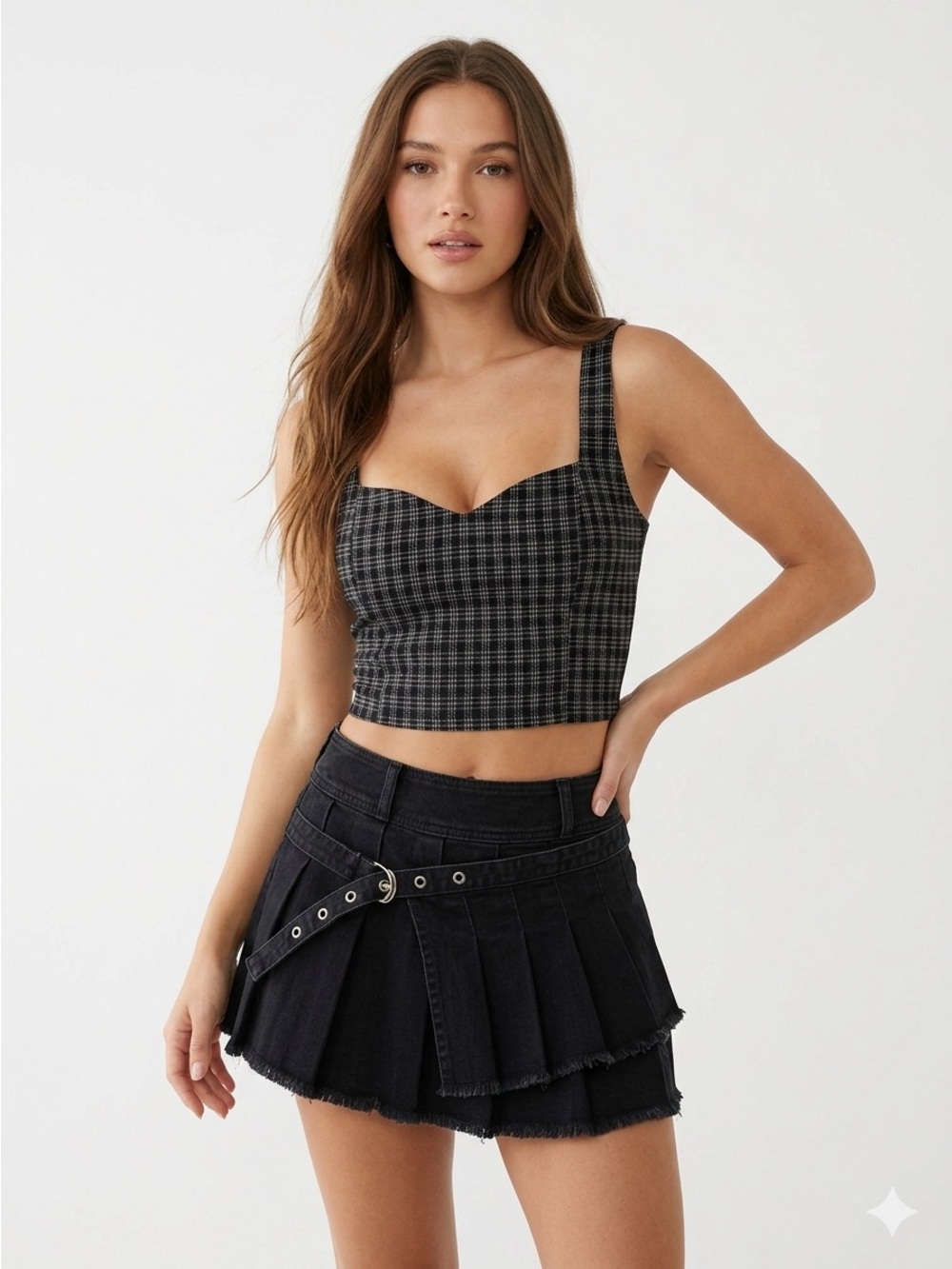 Plaid Cropped Tank Top Size: M Forever 21 Black